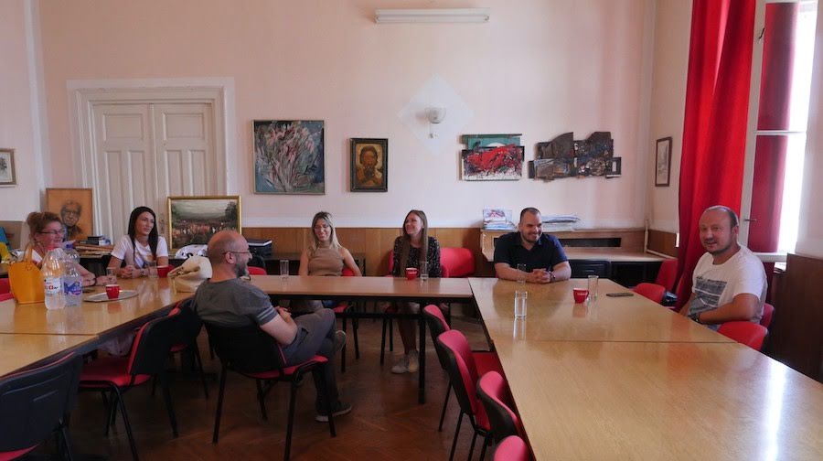 IMG-76168da1dd04948ebd3d60af8f1ead4d-V