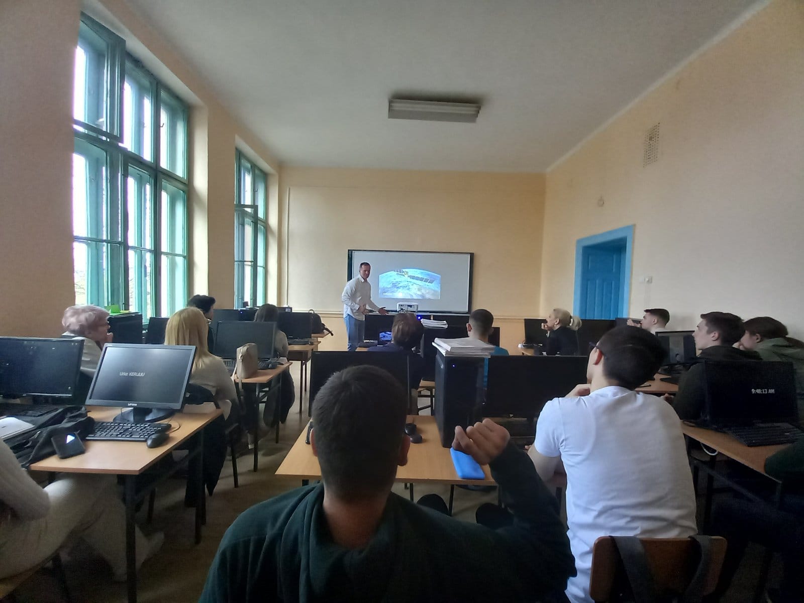 434255856_397679433003918_5618229356642138233_n